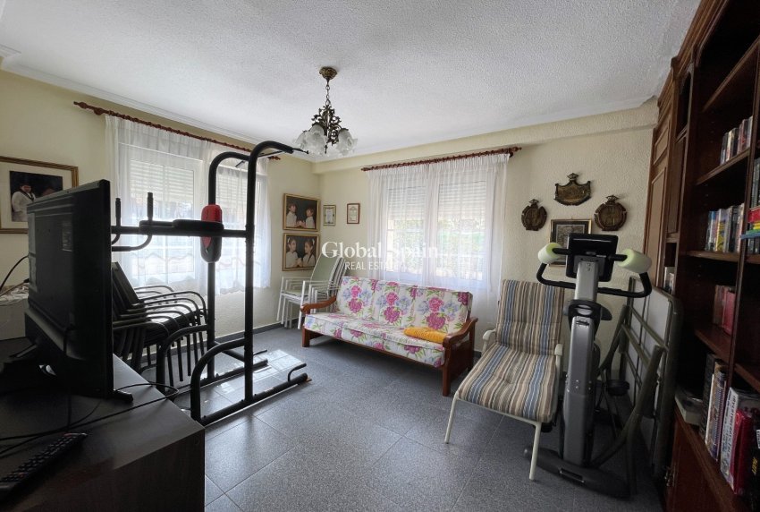 Wederverkoop - VILLA -
ORIHUELA COSTA - Costa Blanca