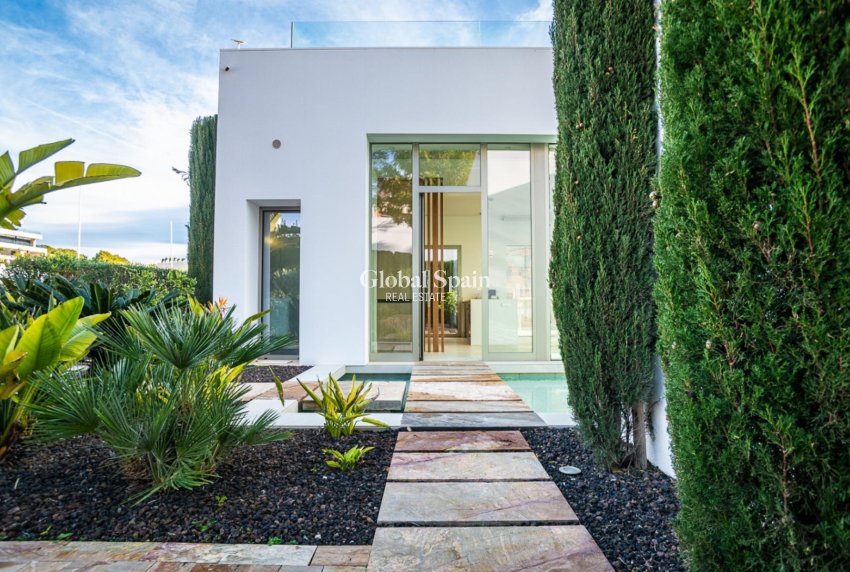 Wederverkoop - VILLA -
ORIHUELA COSTA - Costa Blanca