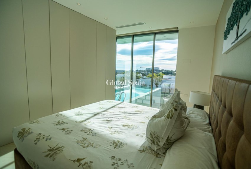 Wederverkoop - VILLA -
ORIHUELA COSTA - Costa Blanca