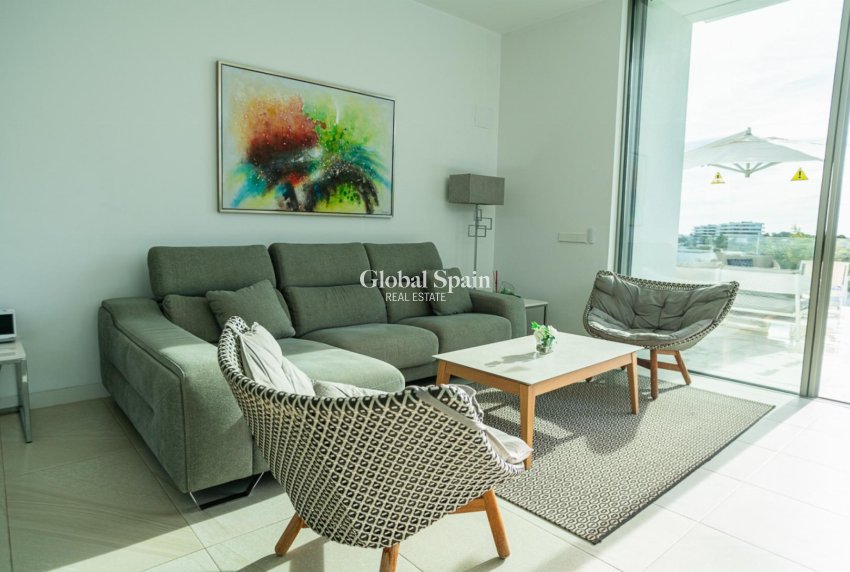 Wederverkoop - VILLA -
ORIHUELA COSTA - Costa Blanca