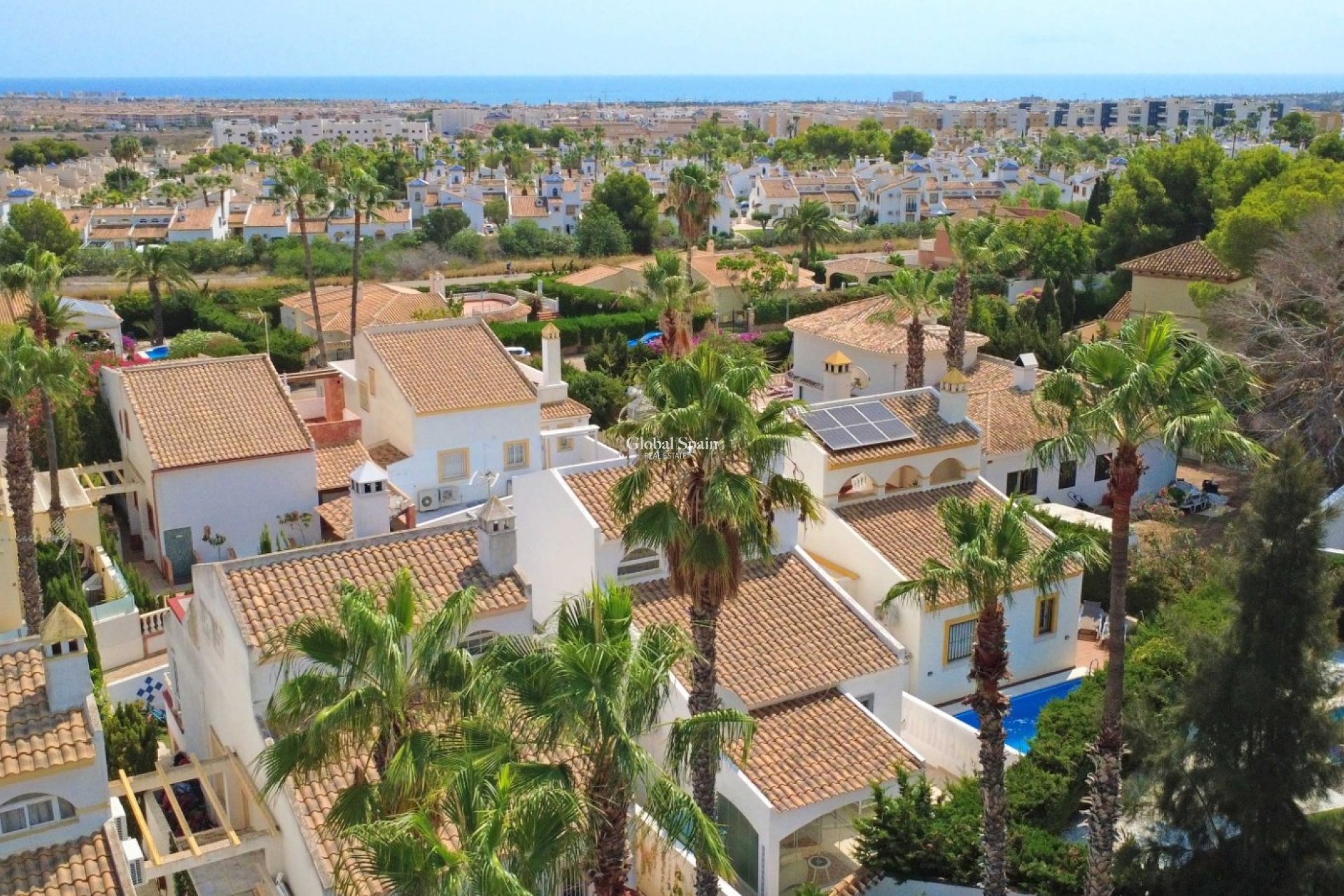 Wederverkoop - VILLA -
ORIHUELA COSTA - Costa Blanca