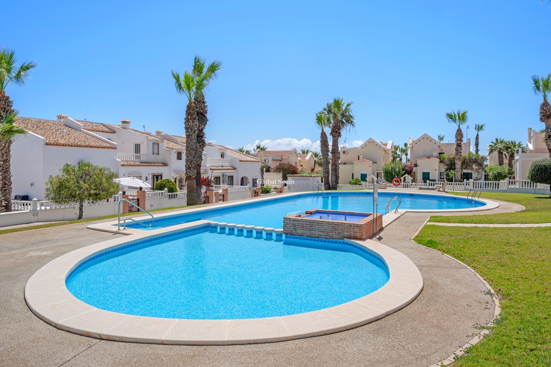 Wederverkoop - VILLA -
ORIHUELA COSTA - Costa Blanca