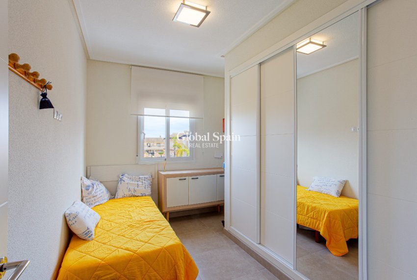 Wederverkoop - VILLA -
ORIHUELA COSTA - Costa Blanca