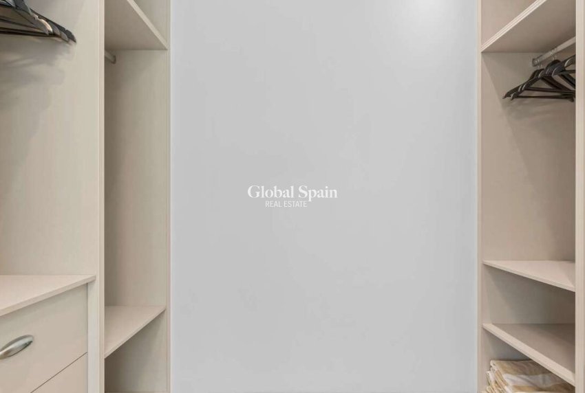 Wederverkoop - VILLA -
ORIHUELA COSTA - Costa Blanca