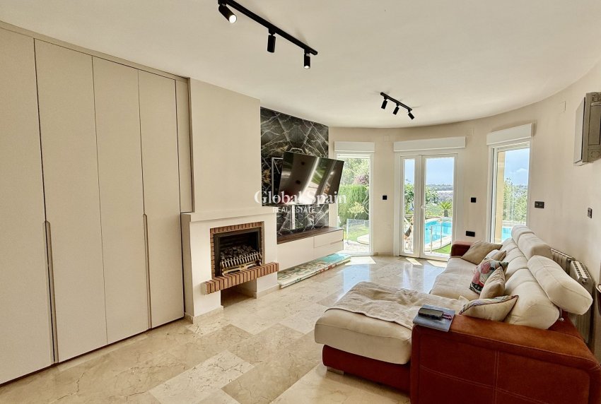 Wederverkoop - VILLA -
ORIHUELA COSTA - Costa Blanca