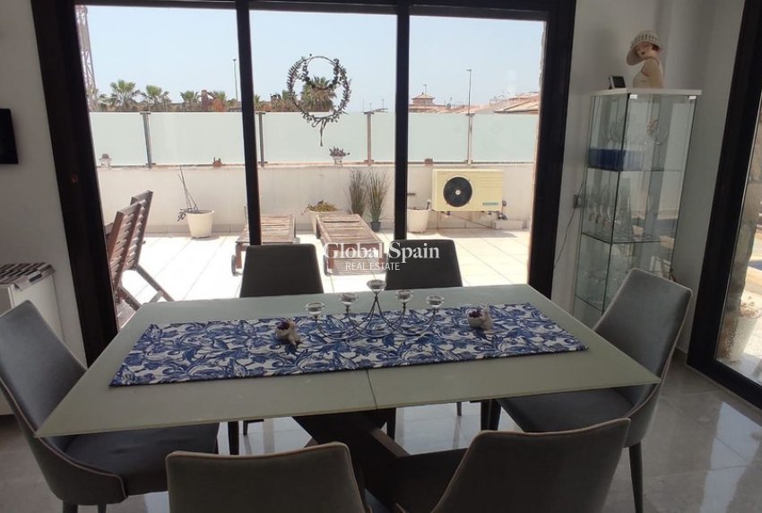 Wederverkoop - VILLA -
ORIHUELA COSTA - Costa Blanca