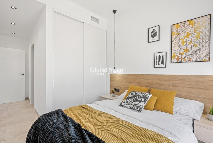 Wederverkoop - VILLA -
ORIHUELA COSTA - Costa Blanca