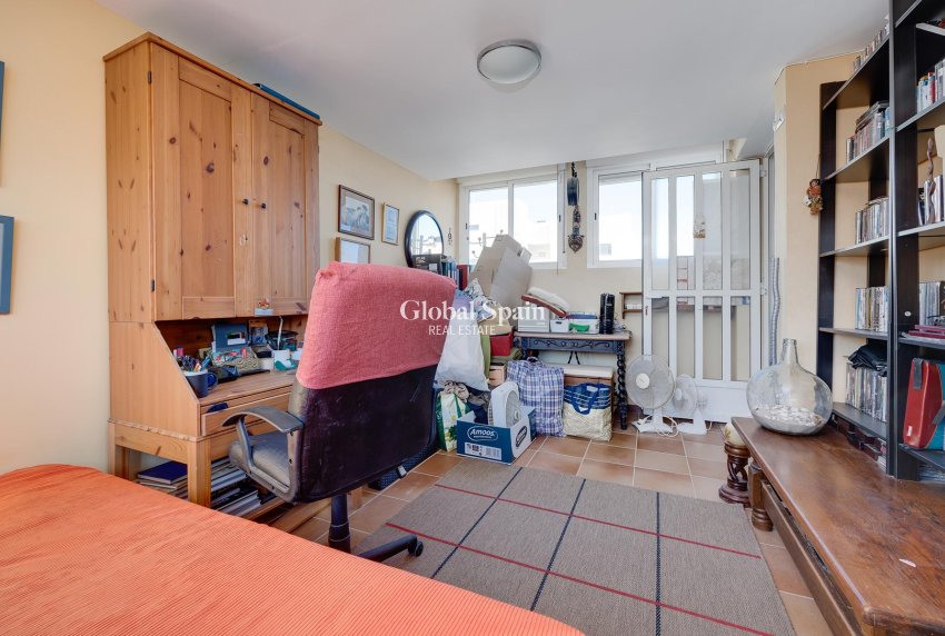 Wederverkoop - VILLA -
ORIHUELA COSTA - Costa Blanca