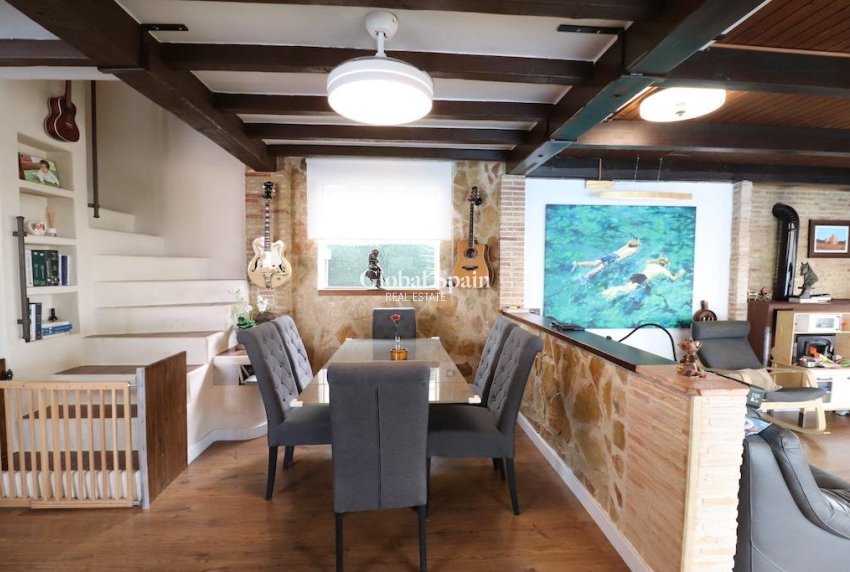 Wederverkoop - VILLA -
ORIHUELA COSTA - Costa Blanca