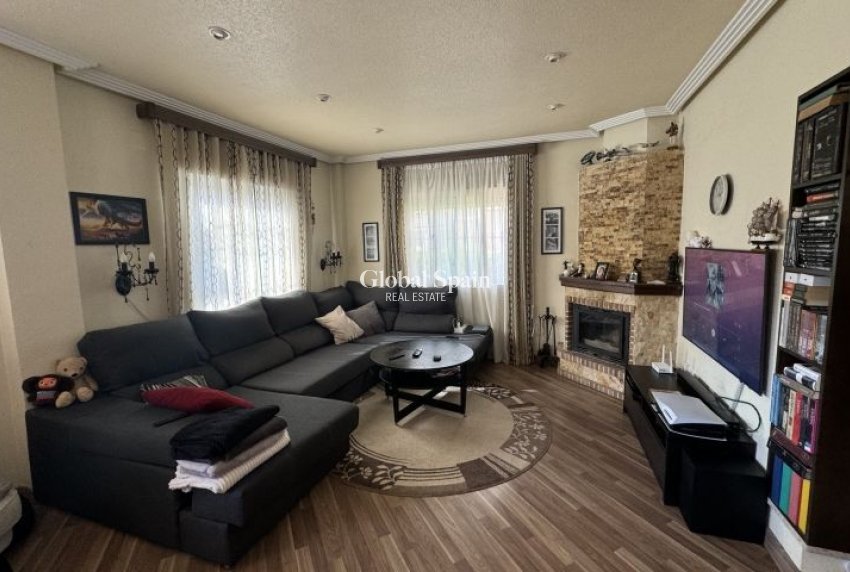 Wederverkoop - VILLA -
ORIHUELA COSTA - Costa Blanca