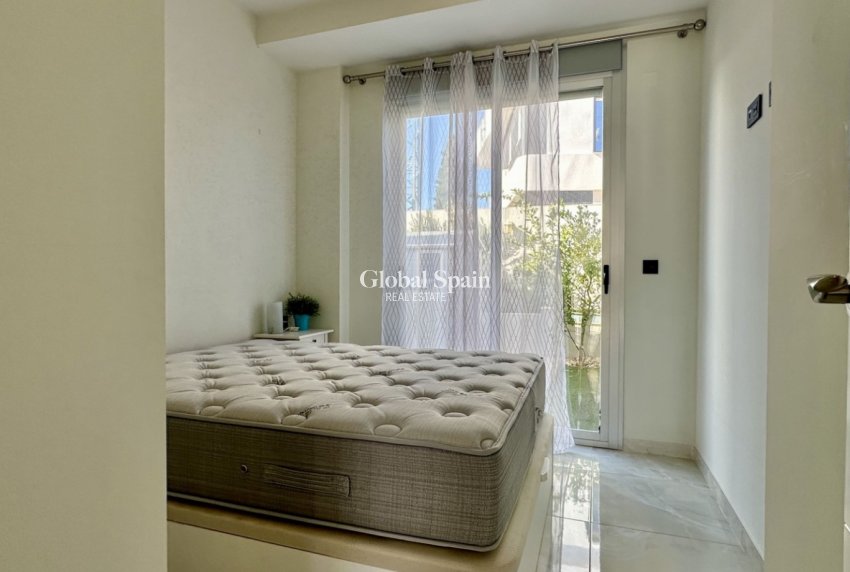 Wederverkoop - VILLA -
ORIHUELA COSTA - Costa Blanca