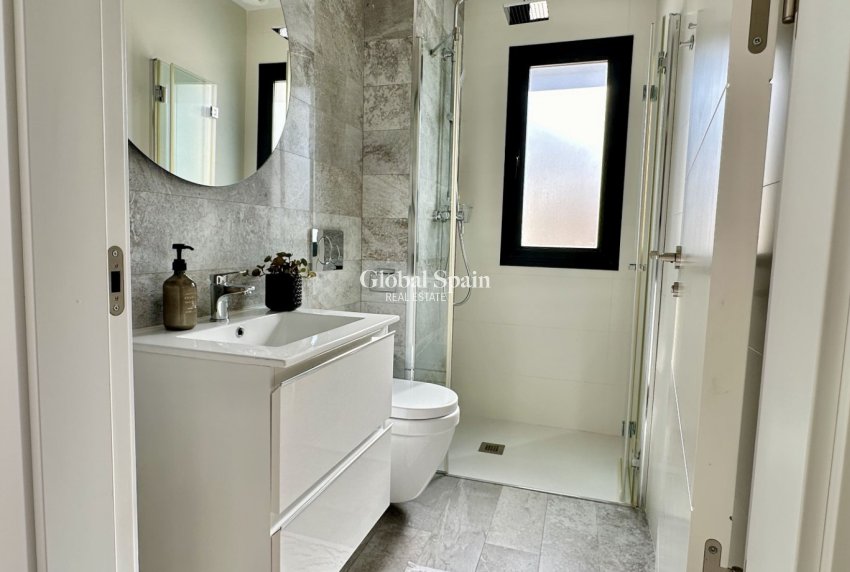 Wederverkoop - VILLA -
ORIHUELA COSTA - Costa Blanca