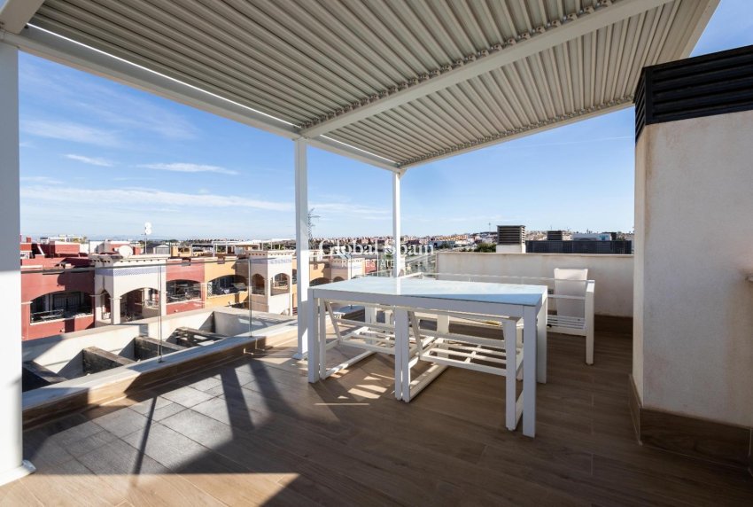 Wederverkoop - VILLA -
ORIHUELA COSTA - Costa Blanca