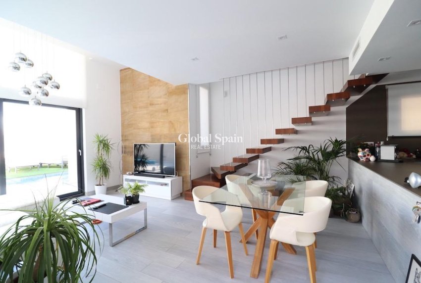 Wederverkoop - VILLA -
ORIHUELA COSTA - Costa Blanca