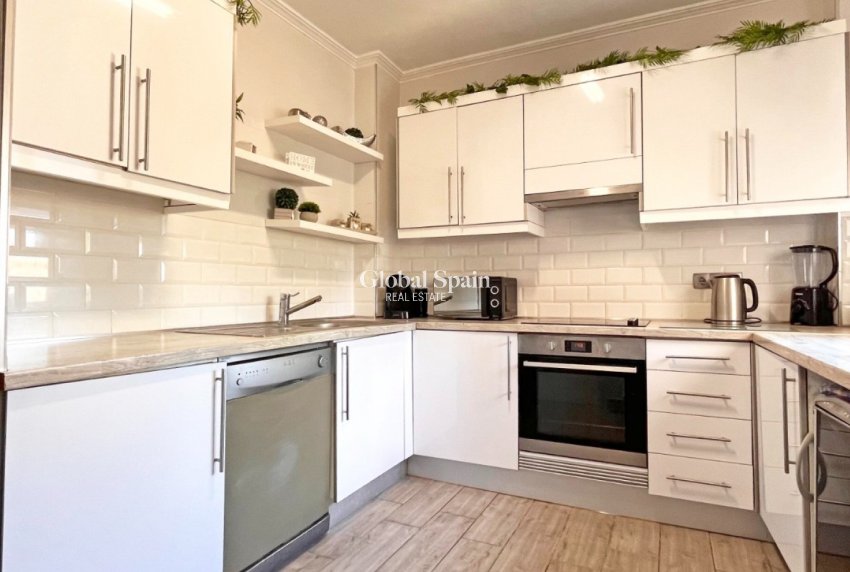 Wederverkoop - VILLA -
ORIHUELA COSTA - Costa Blanca