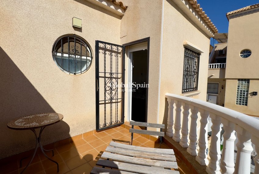 Wederverkoop - VILLA -
ORIHUELA COSTA - Costa Blanca