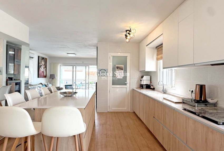 Wederverkoop - VILLA -
ORIHUELA COSTA - Costa Blanca