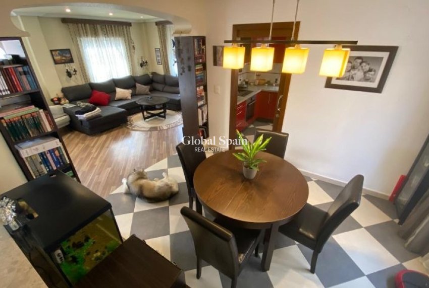 Wederverkoop - VILLA -
ORIHUELA COSTA - Costa Blanca