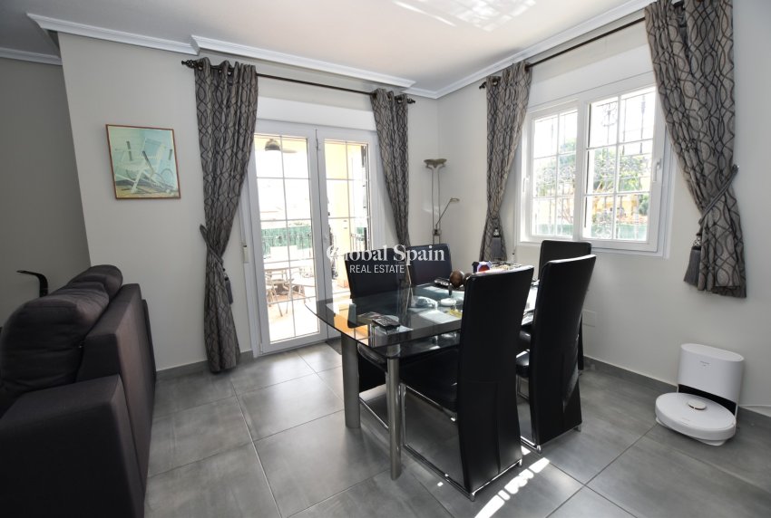 Wederverkoop - VILLA -
ORIHUELA COSTA - Costa Blanca