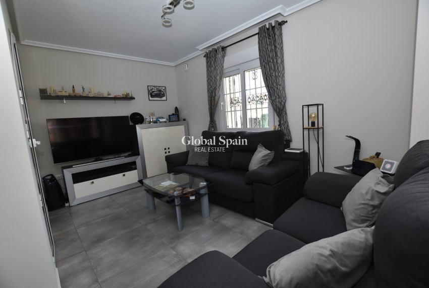 Wederverkoop - VILLA -
ORIHUELA COSTA - Costa Blanca