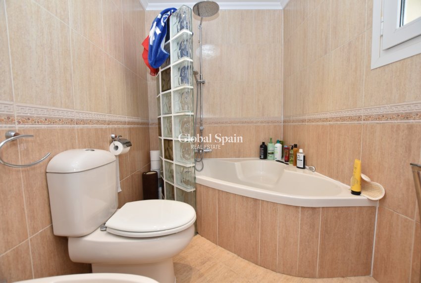 Wederverkoop - VILLA -
ORIHUELA COSTA - Costa Blanca