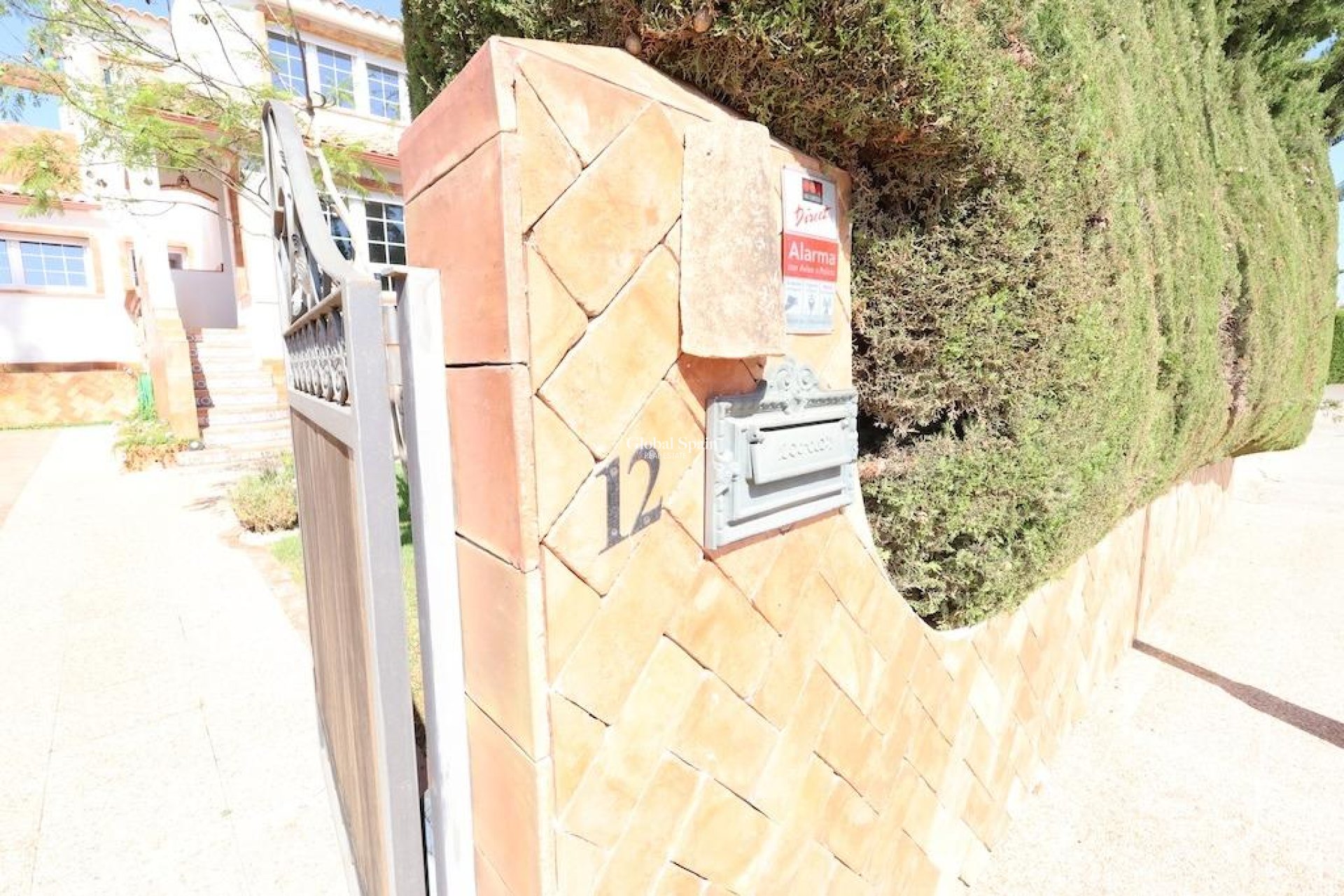 Wederverkoop - VILLA -
ORIHUELA COSTA - Costa Blanca