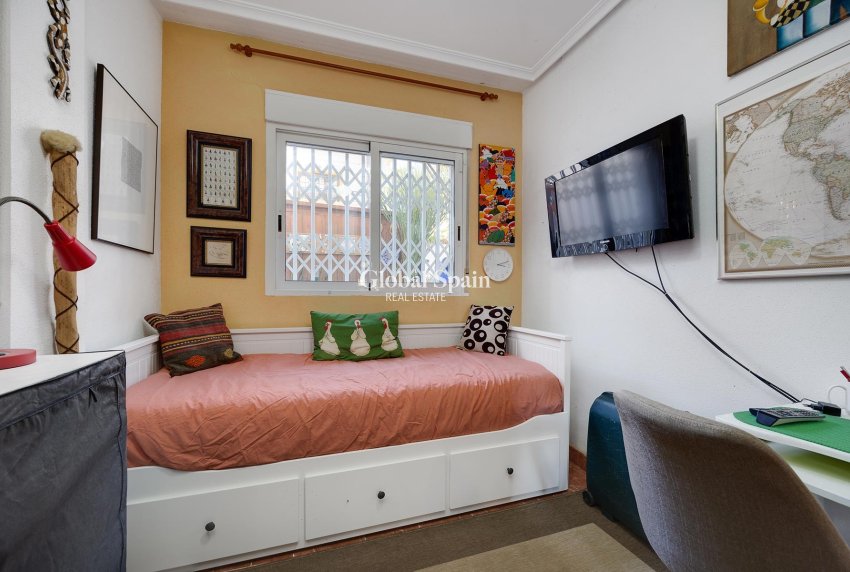 Wederverkoop - VILLA -
ORIHUELA COSTA - Costa Blanca