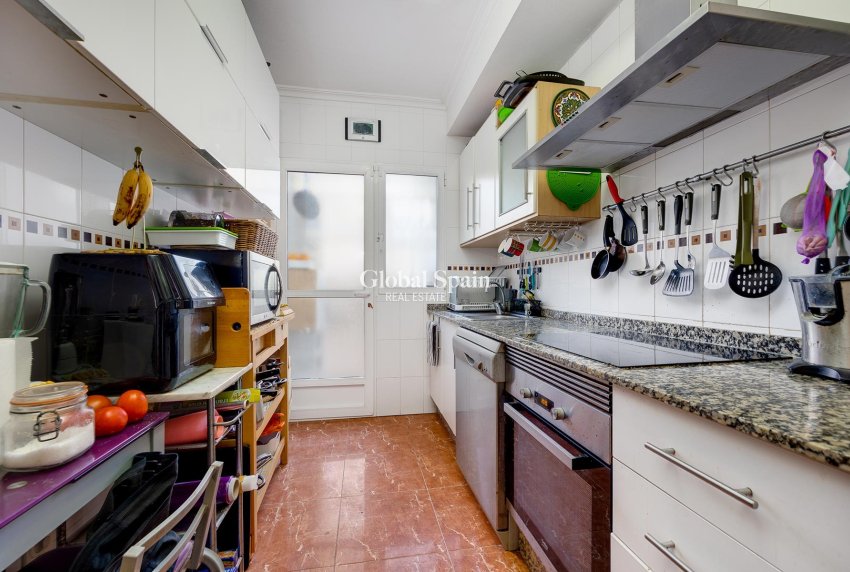 Wederverkoop - VILLA -
ORIHUELA COSTA - Costa Blanca