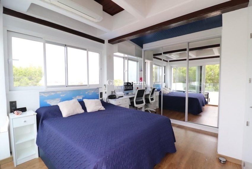 Wederverkoop - VILLA -
ORIHUELA COSTA - Costa Blanca