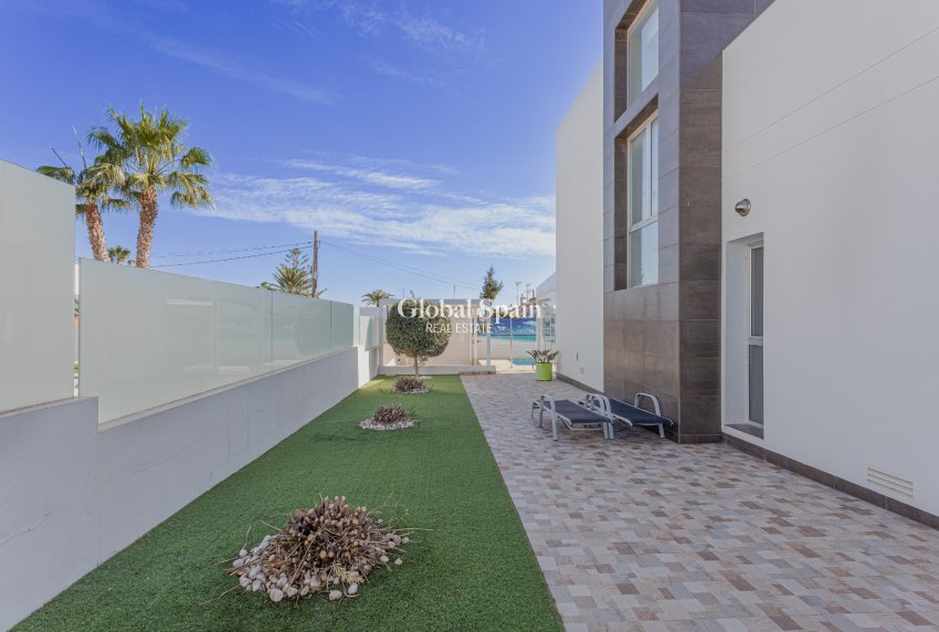 Wederverkoop - VILLA -
ORIHUELA COSTA - Costa Blanca