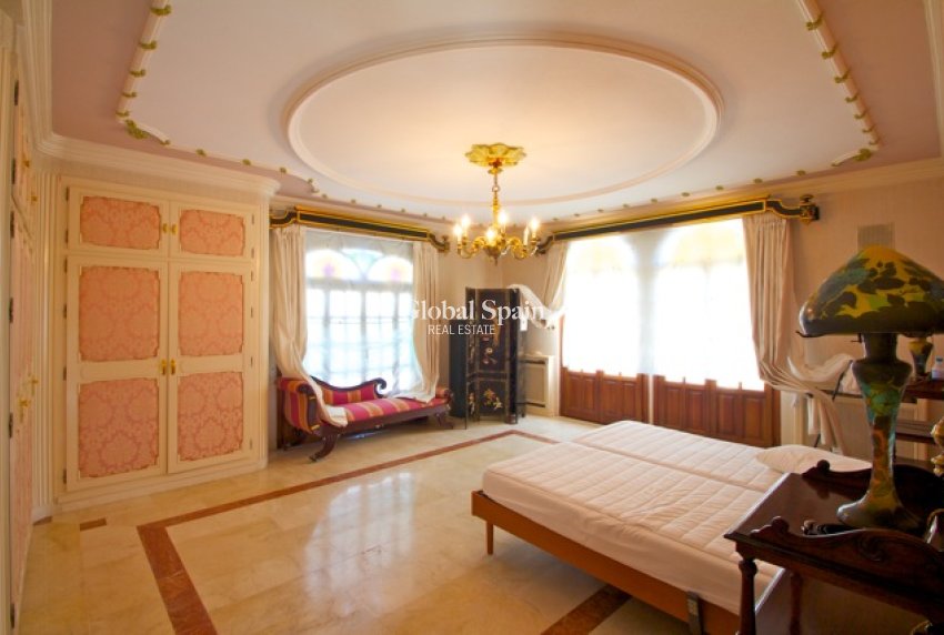 Wederverkoop - VILLA -
ORIHUELA COSTA - Costa Blanca