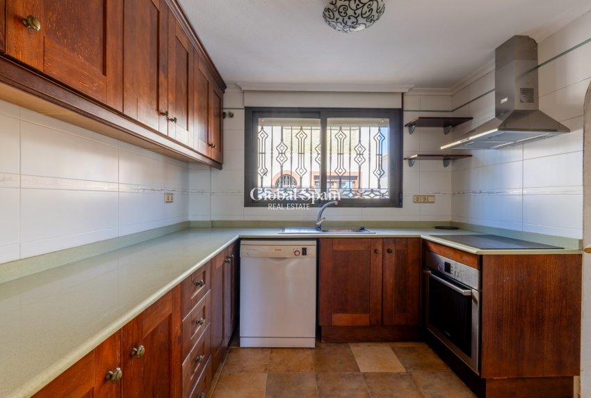 Wederverkoop - VILLA -
ORIHUELA COSTA - Costa Blanca