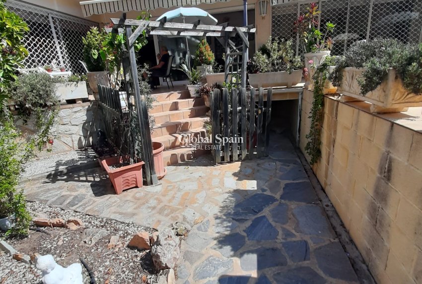 Wederverkoop - VILLA -
ORIHUELA COSTA - Costa Blanca