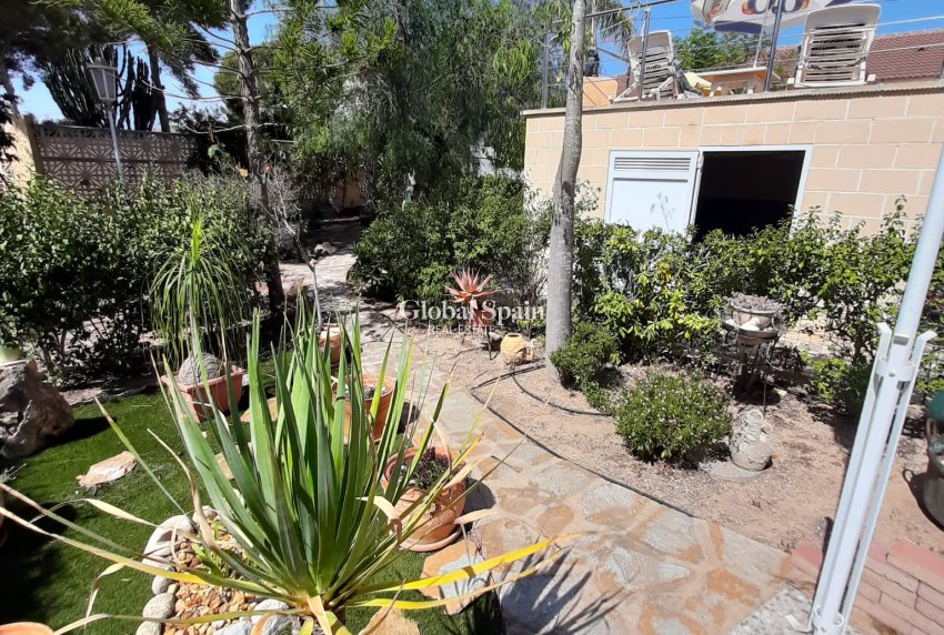 Wederverkoop - VILLA -
ORIHUELA COSTA - Costa Blanca