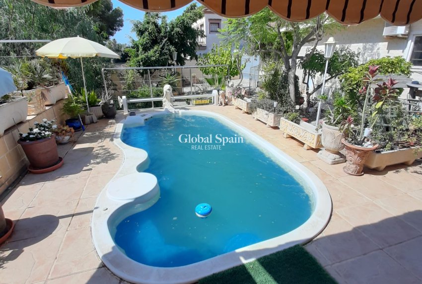 Wederverkoop - VILLA -
ORIHUELA COSTA - Costa Blanca