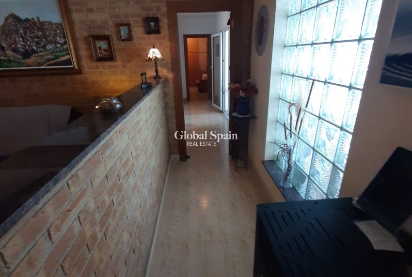 Wederverkoop - VILLA -
ORIHUELA COSTA - Costa Blanca