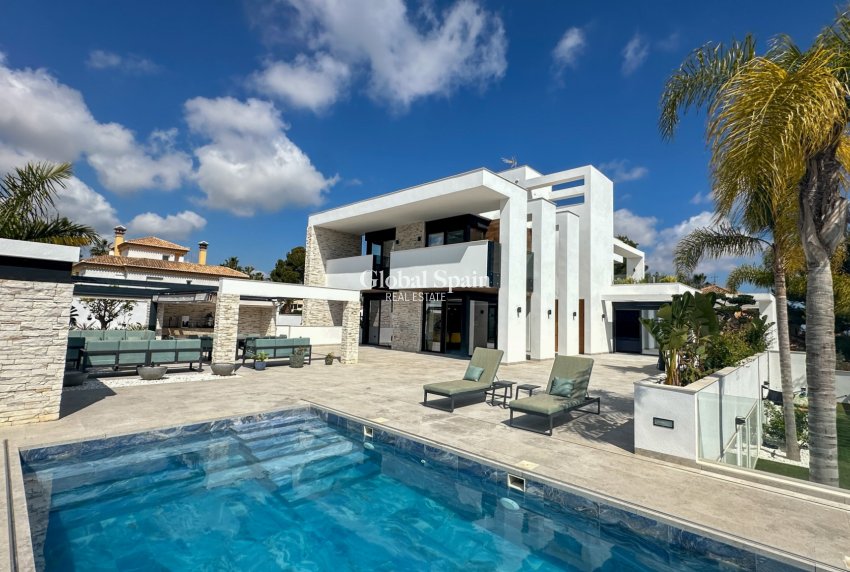 Wederverkoop - VILLA -
ORIHUELA COSTA - Costa Blanca