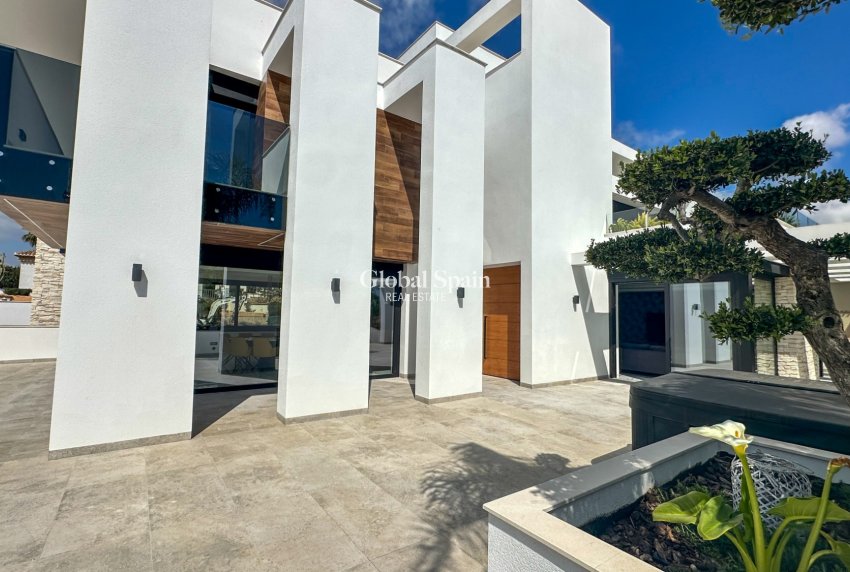 Wederverkoop - VILLA -
ORIHUELA COSTA - Costa Blanca