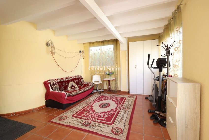 Wederverkoop - VILLA -
ORIHUELA COSTA - Costa Blanca