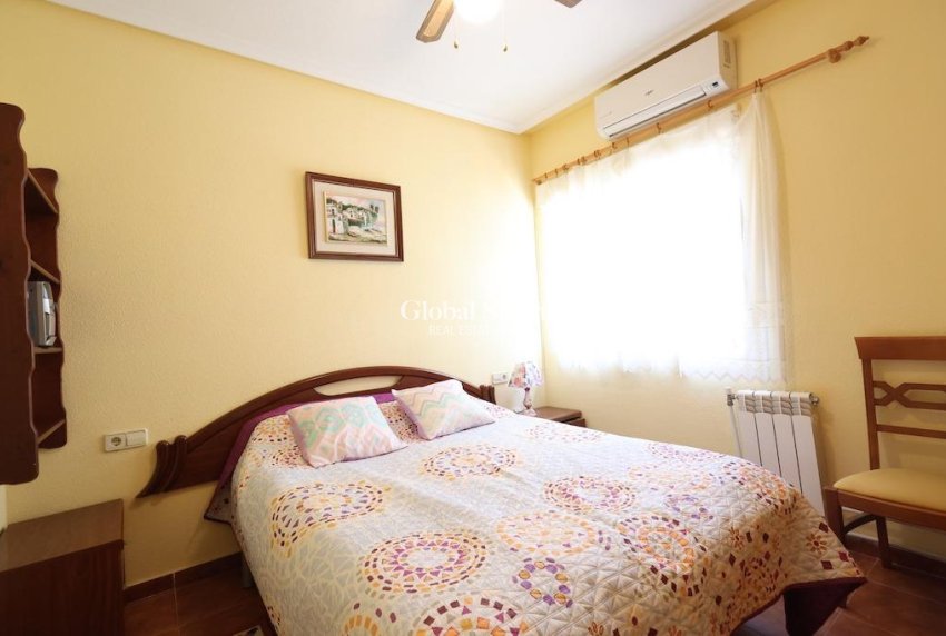 Wederverkoop - VILLA -
ORIHUELA COSTA - Costa Blanca