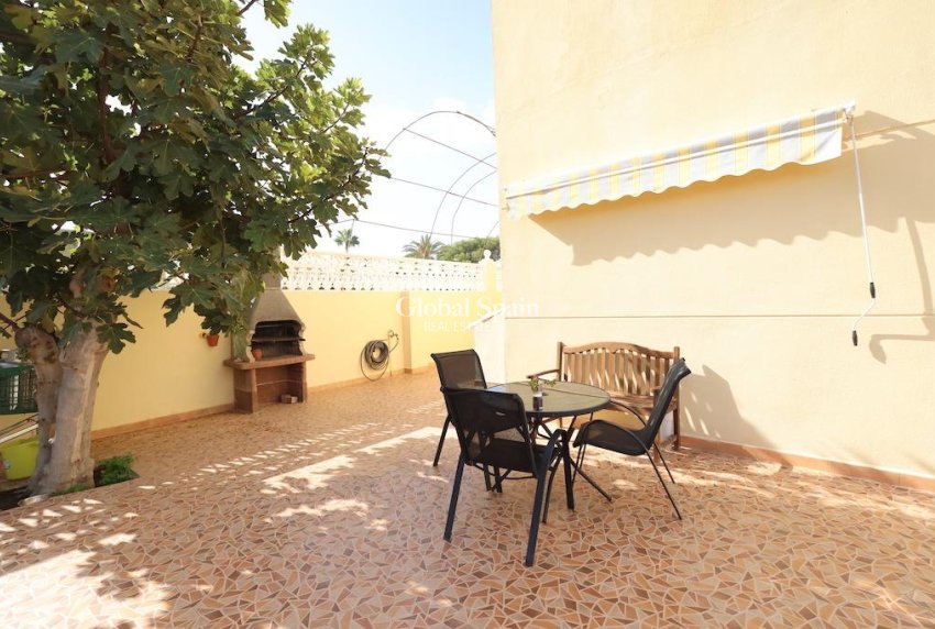 Wederverkoop - VILLA -
ORIHUELA COSTA - Costa Blanca