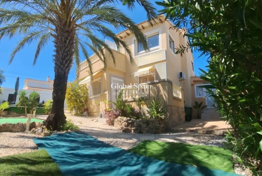 Wederverkoop - VILLA -
ORIHUELA COSTA - Costa Blanca