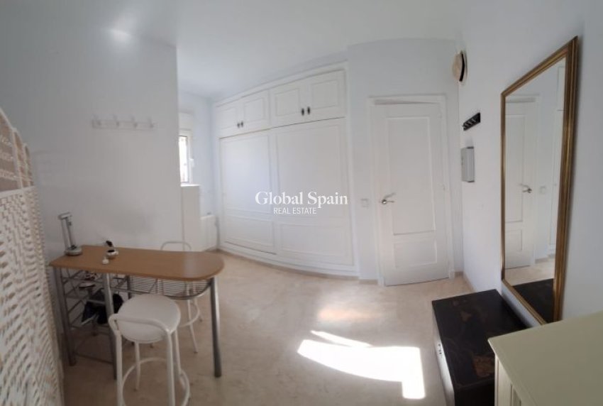 Wederverkoop - VILLA -
ORIHUELA COSTA - Costa Blanca