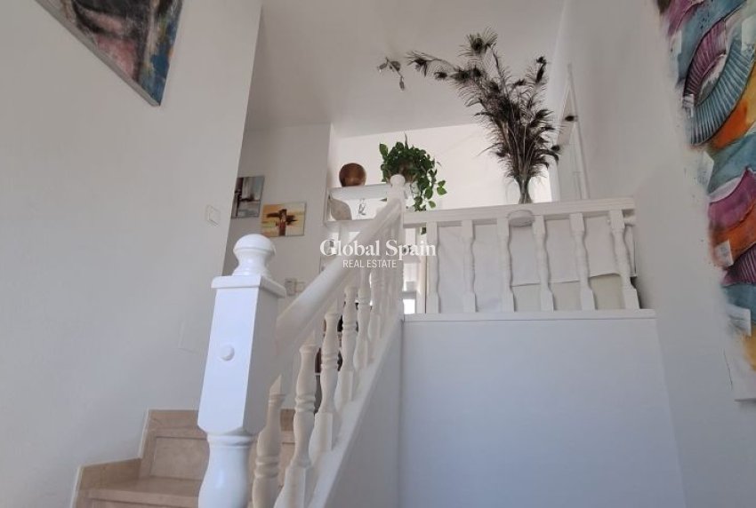 Wederverkoop - VILLA -
ORIHUELA COSTA - Costa Blanca