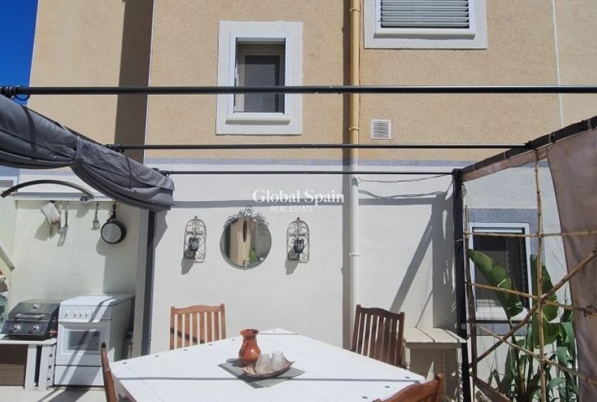 Wederverkoop - VILLA -
ORIHUELA COSTA - Costa Blanca