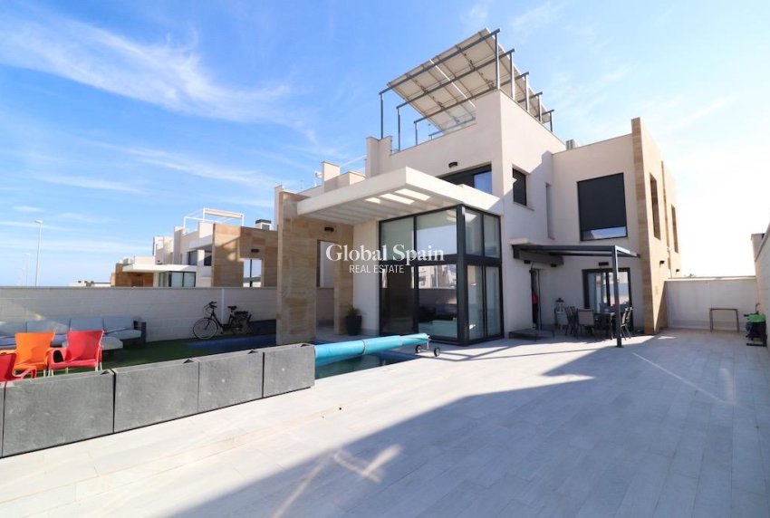 Wederverkoop - VILLA -
ORIHUELA COSTA - Costa Blanca