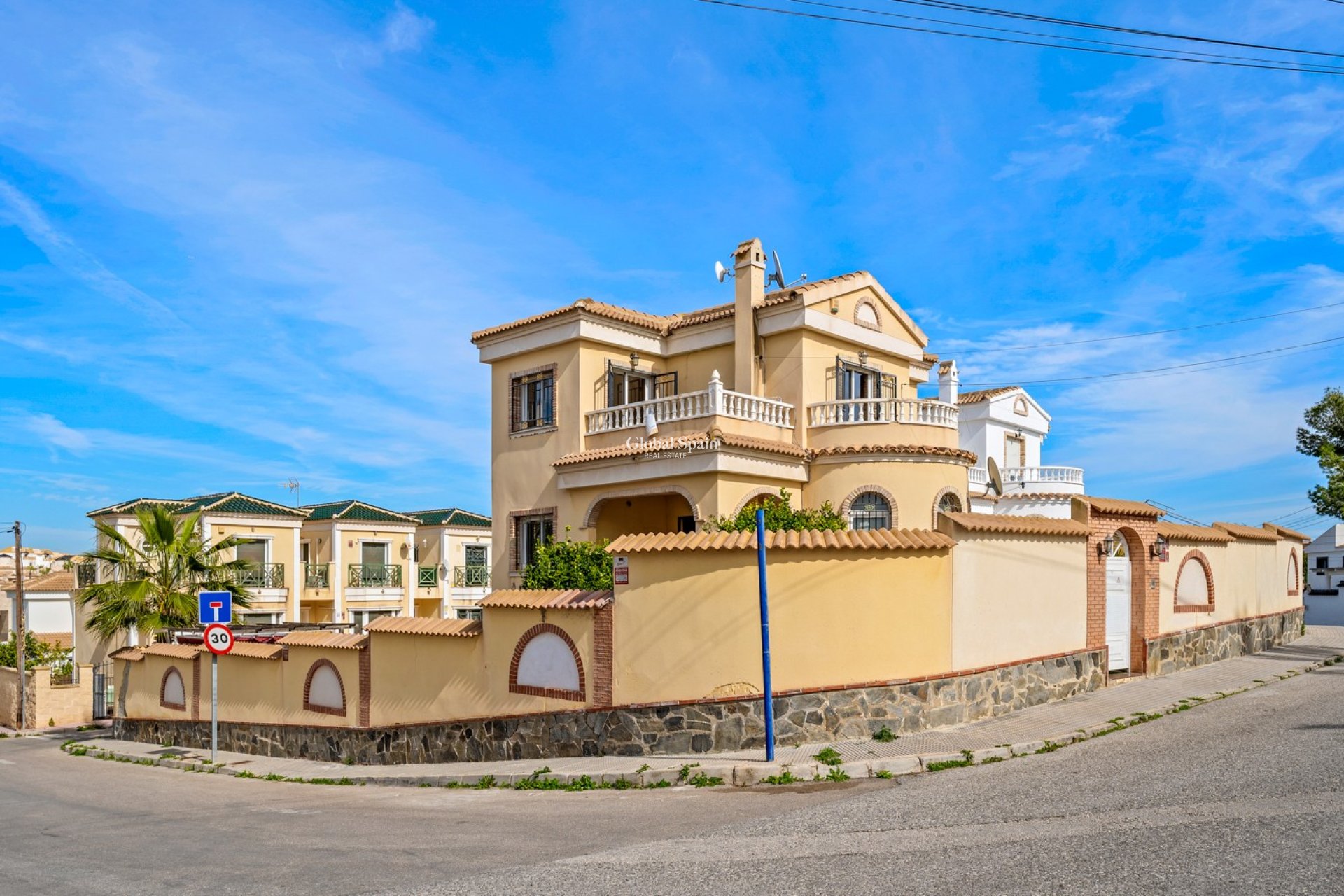Wederverkoop - VILLA -
ORIHUELA COSTA - Costa Blanca
