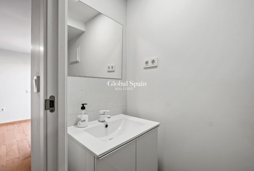 Wederverkoop - VILLA -
ORIHUELA COSTA - Costa Blanca