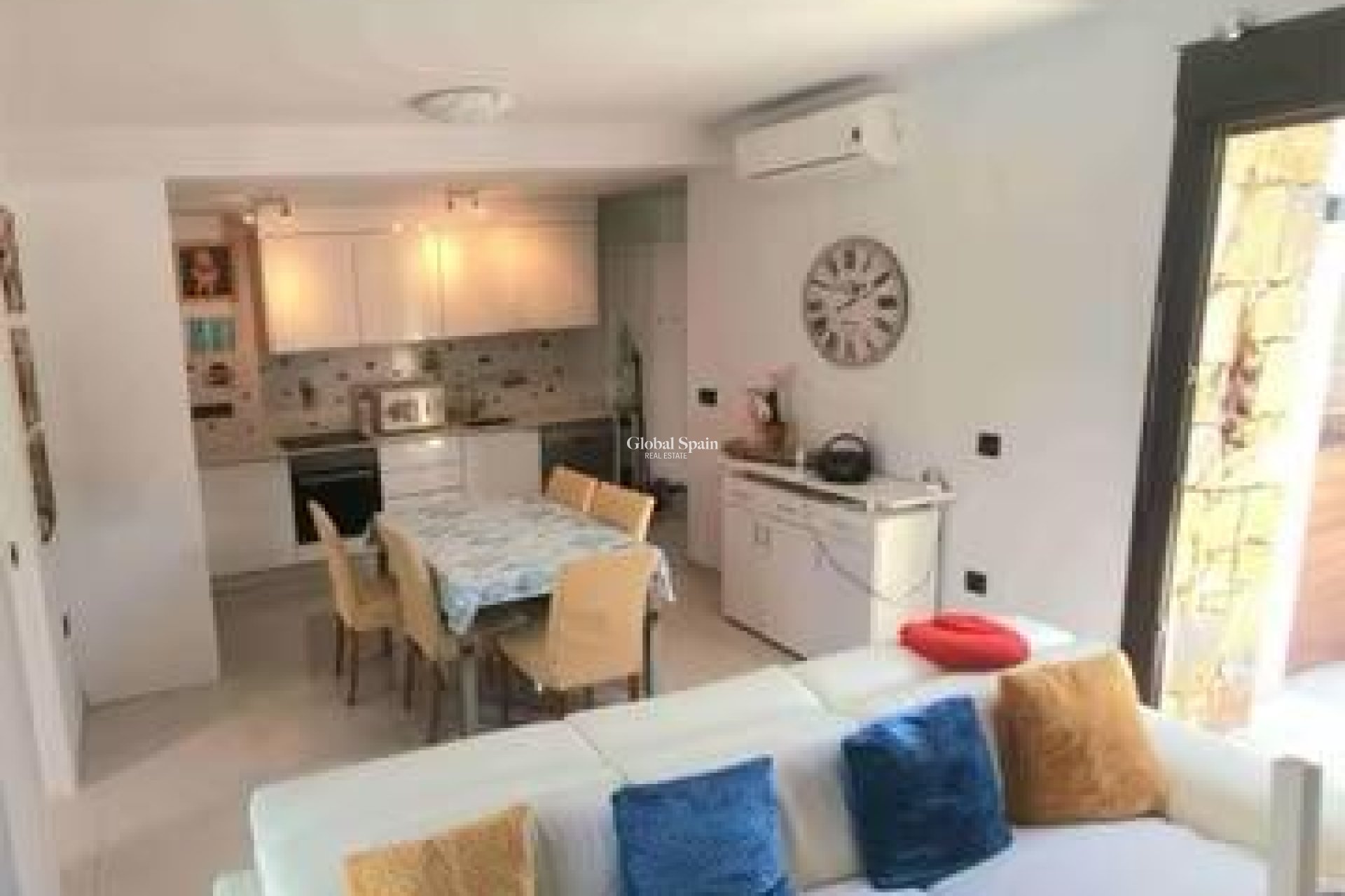 Wederverkoop - VILLA -
ORIHUELA COSTA - Costa Blanca
