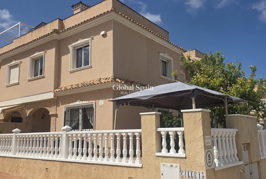 Wederverkoop - VILLA -
ORIHUELA COSTA - Costa Blanca